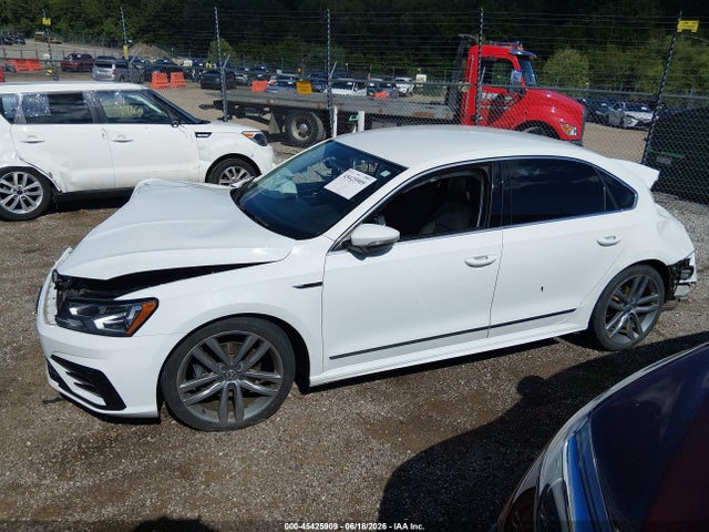 Продаж на аукціоні авто 2017 Volkswagen Passat 1.8t R-line, vin: 1VWDT7A32HC030697, номер лоту: 45425909