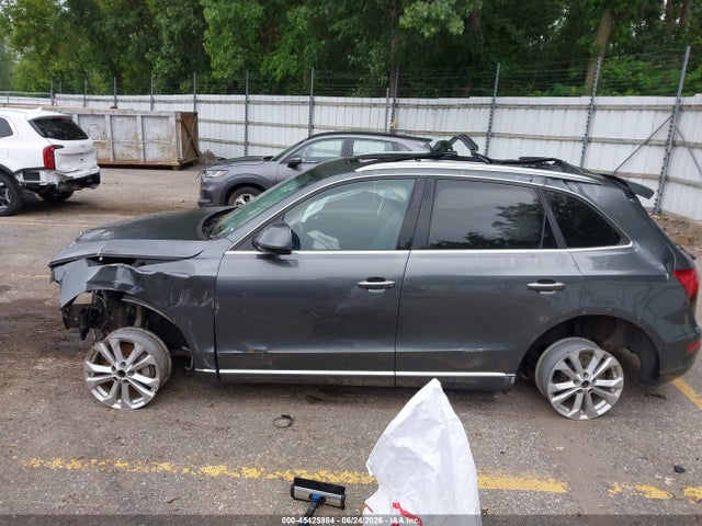 Audi Q5 2.0t Premium 2017 WA1L2AFP1HA036233 Image 14