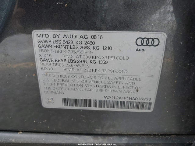 Audi Q5 2.0t Premium 2017 WA1L2AFP1HA036233 Image 9