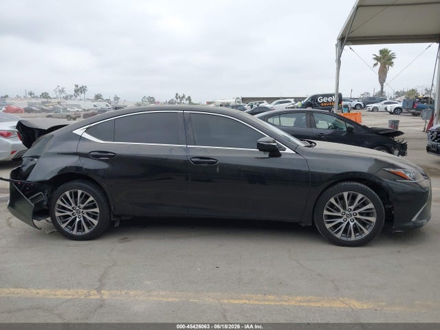 Lexus ES 300H 2019 JTHB21B18K2003426 Image 14