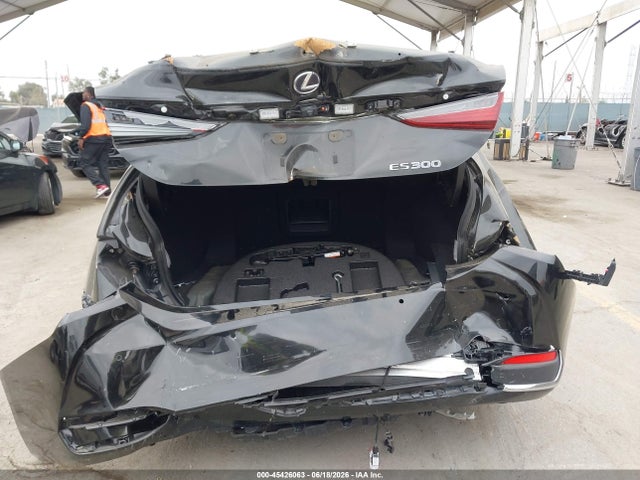 Lexus ES 300H 2019 JTHB21B18K2003426 Image 17