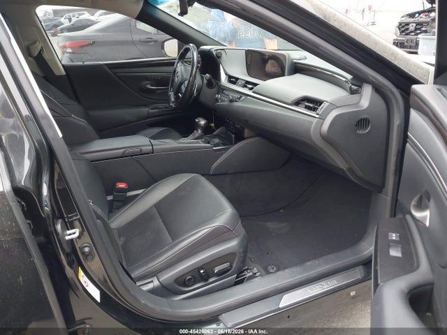 Lexus ES 300H 2019 JTHB21B18K2003426 Image 5