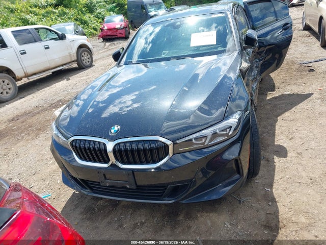45426090 :رقم المزاد ، 3MW89FF01P8D43948 vin ، 2023 Bmw 330i Xdrive مزاد بيع