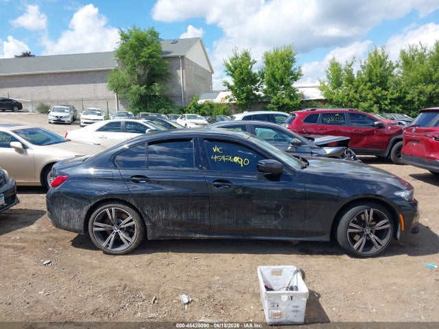45426090 :رقم المزاد ، 3MW89FF01P8D43948 vin ، 2023 Bmw 330i Xdrive مزاد بيع