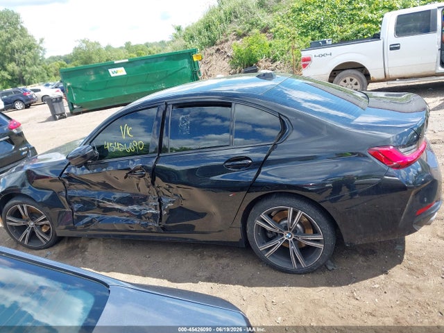 45426090 :رقم المزاد ، 3MW89FF01P8D43948 vin ، 2023 Bmw 330i Xdrive مزاد بيع