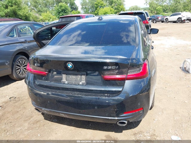 45426090 :رقم المزاد ، 3MW89FF01P8D43948 vin ، 2023 Bmw 330i Xdrive مزاد بيع