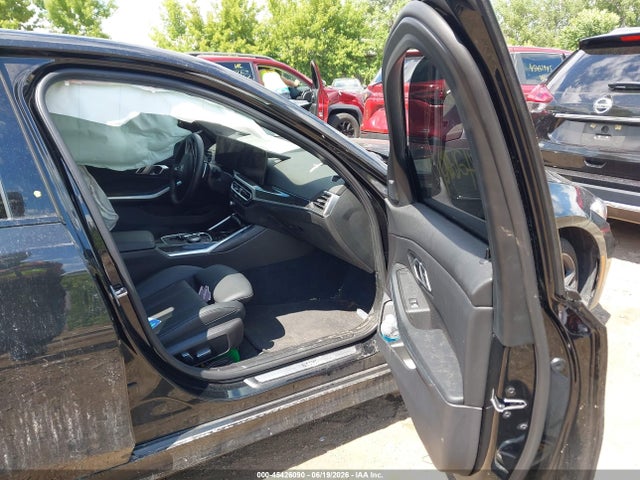 45426090 :رقم المزاد ، 3MW89FF01P8D43948 vin ، 2023 Bmw 330i Xdrive مزاد بيع