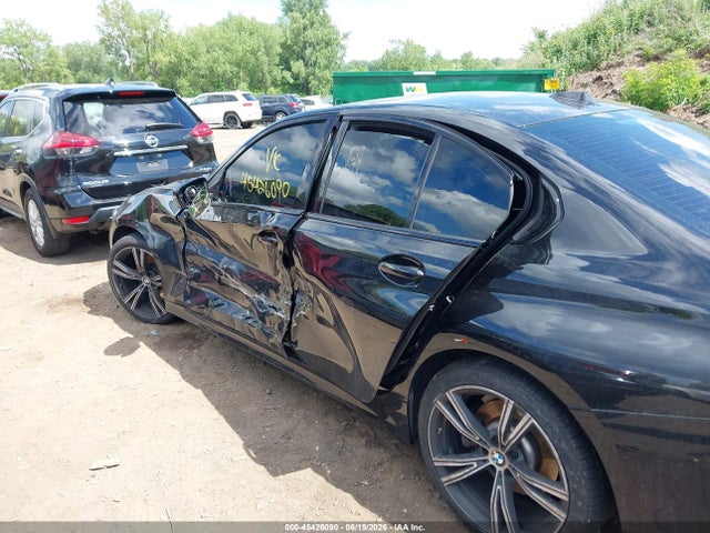 45426090 :رقم المزاد ، 3MW89FF01P8D43948 vin ، 2023 Bmw 330i Xdrive مزاد بيع