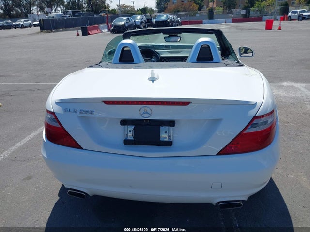 Mercedes-Benz SLK 250 2015 WDDPK4HA6FF097441 Image 16