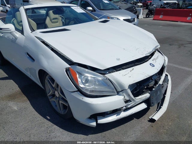 Mercedes-Benz SLK 250 2015 WDDPK4HA6FF097441 Image 17