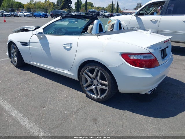 Mercedes-Benz SLK 250 2015 WDDPK4HA6FF097441 Image 3
