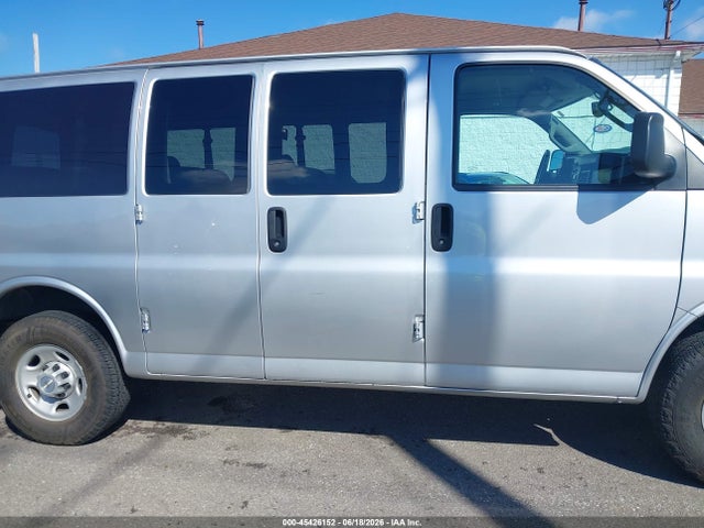 1GAWGEFP3L1266384 Chevrolet Express Passenger Rwd 2500 Regular Wheelbase Ls
