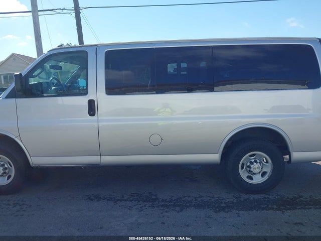 1GAWGEFP3L1266384 Chevrolet Express Passenger Rwd 2500 Regular Wheelbase Ls