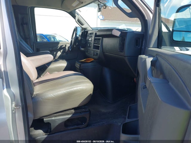 1GAWGEFP3L1266384 Chevrolet Express Passenger Rwd 2500 Regular Wheelbase Ls