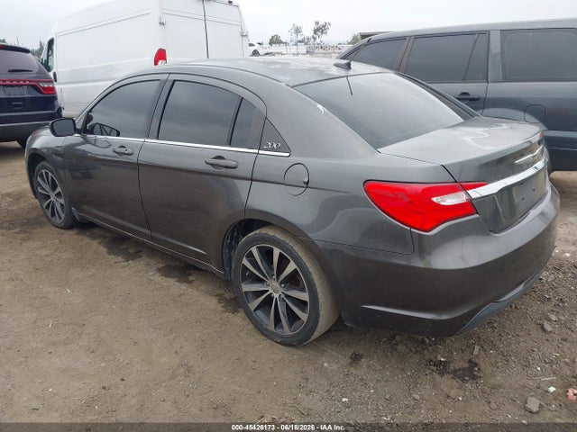 Chrysler 200 Touring 2014 1C3CCBBG7EN186855 Image 3