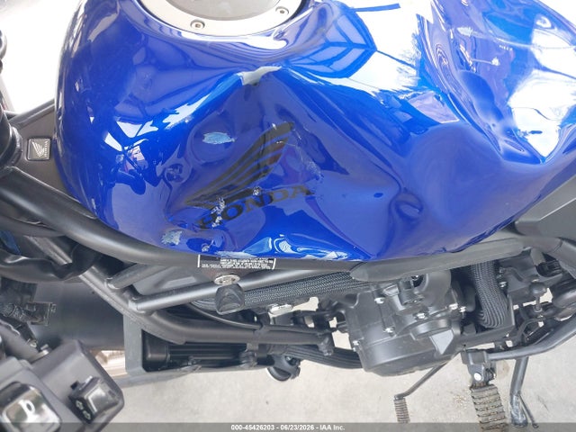 MLHPC5604P5600184 Honda CMX500