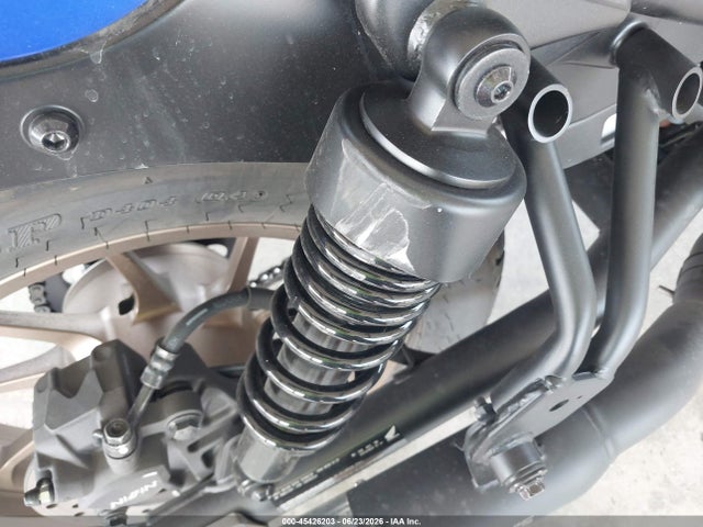 MLHPC5604P5600184 Honda CMX500