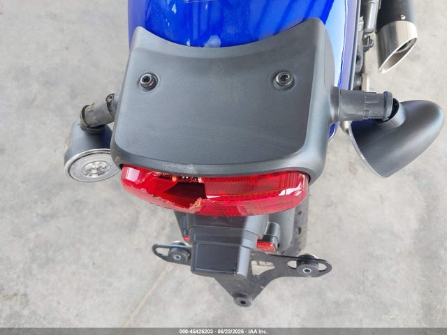 MLHPC5604P5600184 Honda CMX500