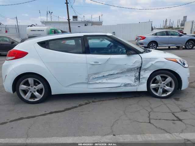 Hyundai Veloster Base W/black 2014 KMHTC6AD3EU211925 Image 15