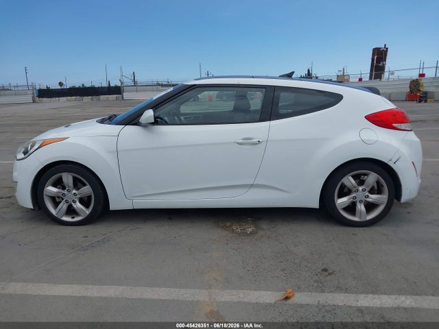 Hyundai Veloster Base W/black 2014 KMHTC6AD3EU211925 Image 16