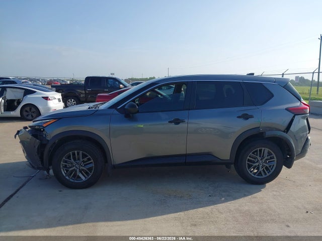 5N1BT3AA4NC672797 Nissan Rogue S Fwd