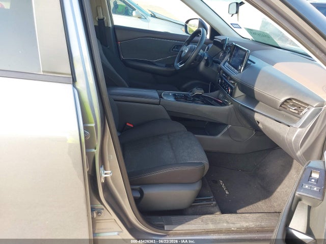 5N1BT3AA4NC672797 Nissan Rogue S Fwd