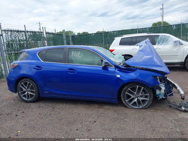Lexus CT 200H 2014 JTHKD5BH6E2209055 Image 13