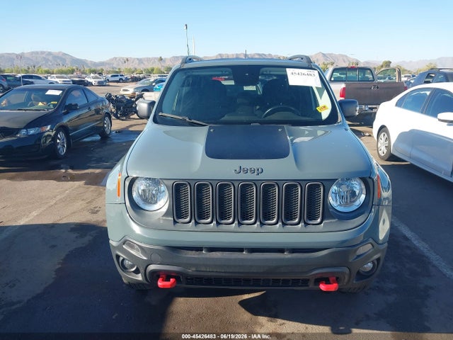 ZACCJBCBXHPG12215 Jeep Renegade Trailhawk 4x4