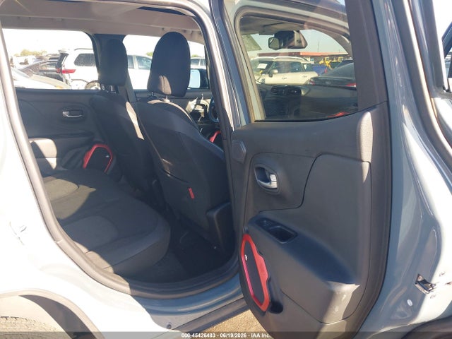ZACCJBCBXHPG12215 Jeep Renegade Trailhawk 4x4