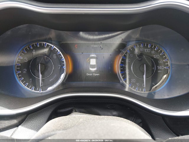 Продаж на аукціоні авто 2015 Chrysler 200 C, vin: 1C3CCCCB1FN593743, номер лоту: 45426574