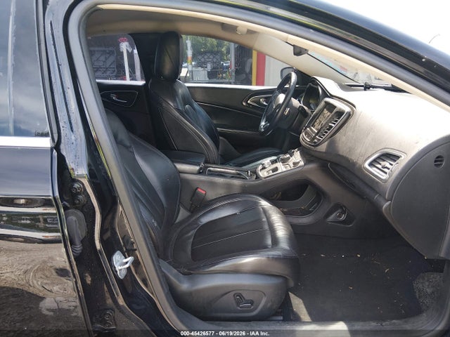 Chrysler 200 C 2015 1C3CCCCG5FN501447 Image 5