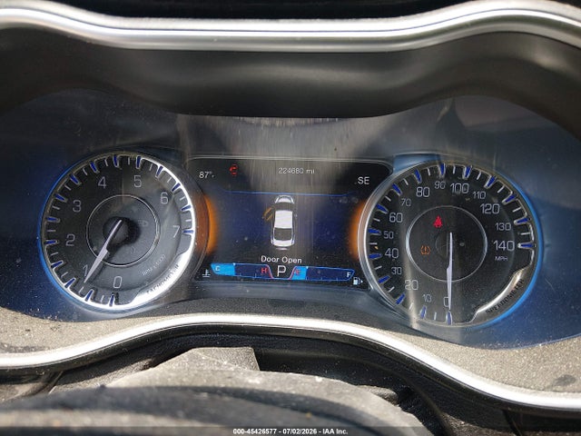 Chrysler 200 C 2015 1C3CCCCG5FN501447 Image 7