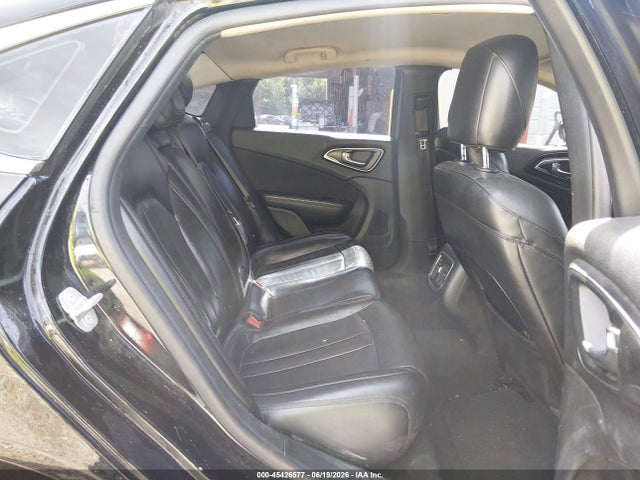 Chrysler 200 C 2015 1C3CCCCG5FN501447 Image 8