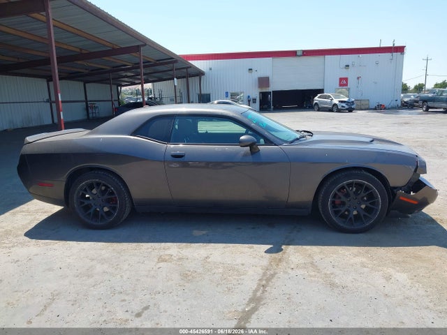 2C3CDZAG0JH209516 Dodge Challenger Sxt