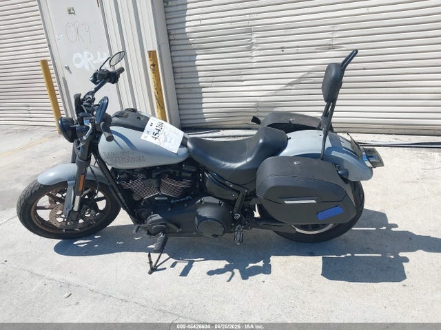 Harley-Davidson FXLRS 2024 1HD1YWZ2XRB021068 Image 13