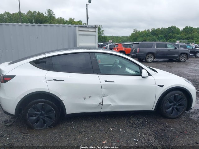 45426763 :رقم المزاد ، 7SAYGDED7RF112586 vin ، 2024 Tesla Model Y Long Range Single Motor Rear-wheel Drive/rwd مزاد بيع