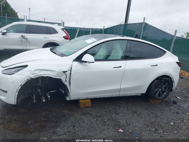 45426763 :رقم المزاد ، 7SAYGDED7RF112586 vin ، 2024 Tesla Model Y Long Range Single Motor Rear-wheel Drive/rwd مزاد بيع