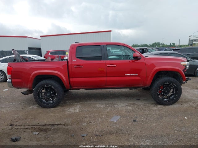 45426831 :رقم المزاد ، 5TFCZ5AN1HX066859 vin ، 2017 Toyota Tacoma Sr5 V6 مزاد بيع