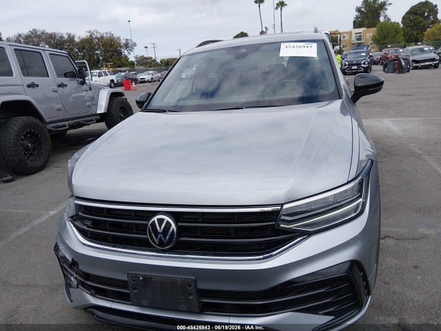 3VV8B7AX4NM083360 Volkswagen Tiguan 2.0t Se R-line Black