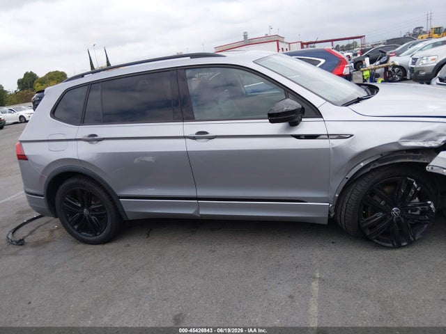 3VV8B7AX4NM083360 Volkswagen Tiguan 2.0t Se R-line Black