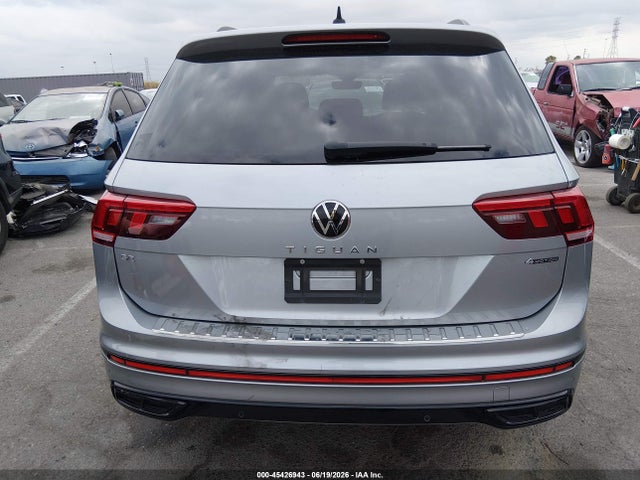 3VV8B7AX4NM083360 Volkswagen Tiguan 2.0t Se R-line Black