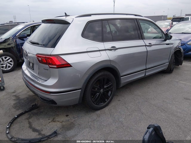 3VV8B7AX4NM083360 Volkswagen Tiguan 2.0t Se R-line Black