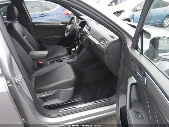 3VV8B7AX4NM083360 Volkswagen Tiguan 2.0t Se R-line Black