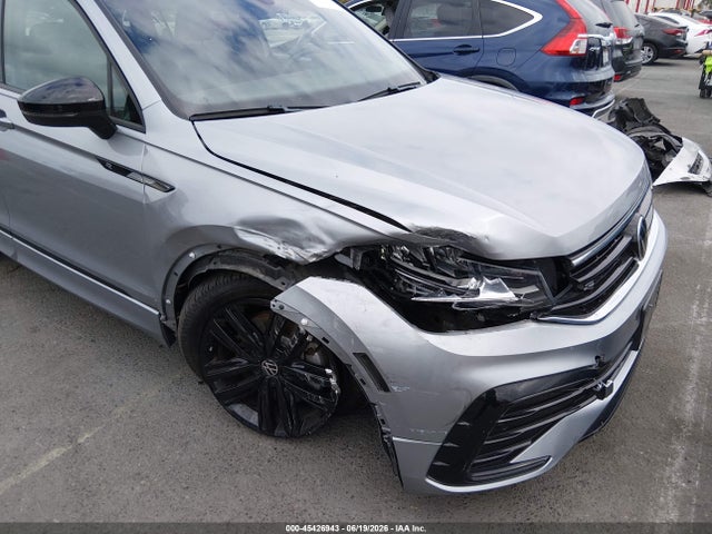 3VV8B7AX4NM083360 Volkswagen Tiguan 2.0t Se R-line Black
