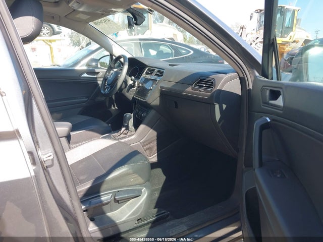 3VV3B7AX3KM153985 Volkswagen Tiguan 2.0t Se/2.0t Sel/2.0t Sel R-line/2.0t Sel R-line Black