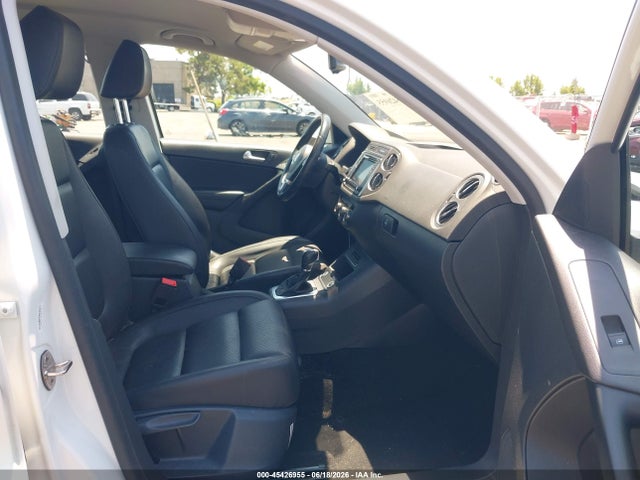WVGAV7AX9HK041815 Volkswagen Tiguan 2.0t/2.0t S