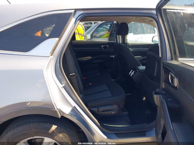 KIA SORENTO LX 2023 5XYRG4LC2PG165715 Image 8