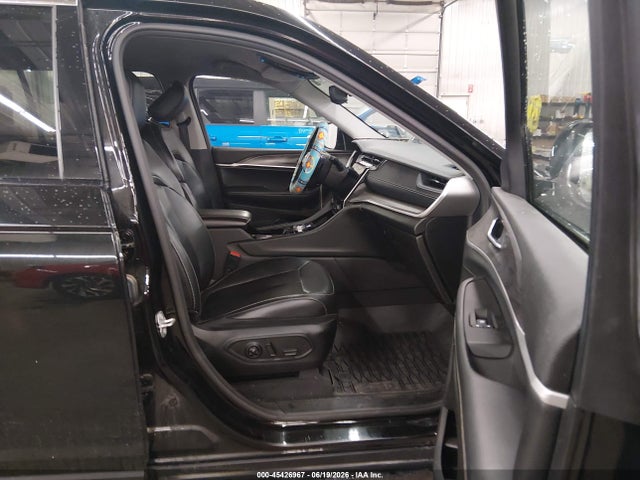 45426967 :رقم المزاد ، 1C4RJKBG9N8543379 vin ، 2022 Jeep Grand Cherokee L Limited 4x4 مزاد بيع