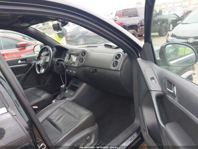 Продажа на аукционе авто 2014 Volkswagen Tiguan R-line, vin: WVGAV3AXXEW071192, номер лота: 45427005