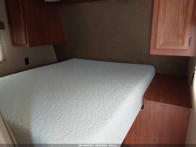 Jayco Other 2015 1UJBJ0BR6F17X0109 Image 8